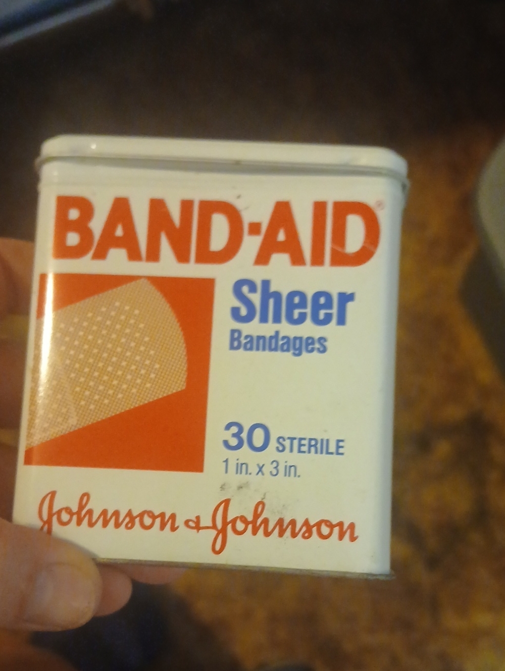 Metal Band-Aid Sheer Bandages Box - White